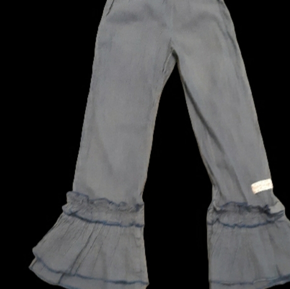 ruffle girls Other - Girls rullfle girls pants Medium
